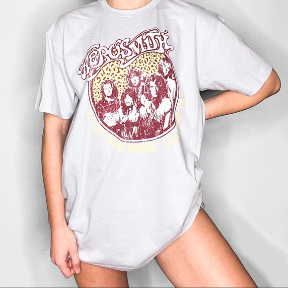 𝐒𝐎𝐋𝐃 Aerosmith ‘Get your Wings Tour 1974’ Tee - Picture 1 of 1